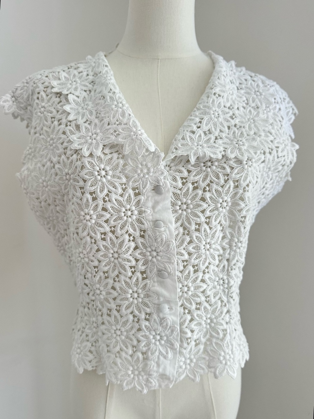 Vintage White Floral Crochet Crop Top #044